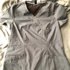 Elle brand scrubs size xxs bottoms are petite